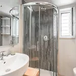 Garden House - * باري